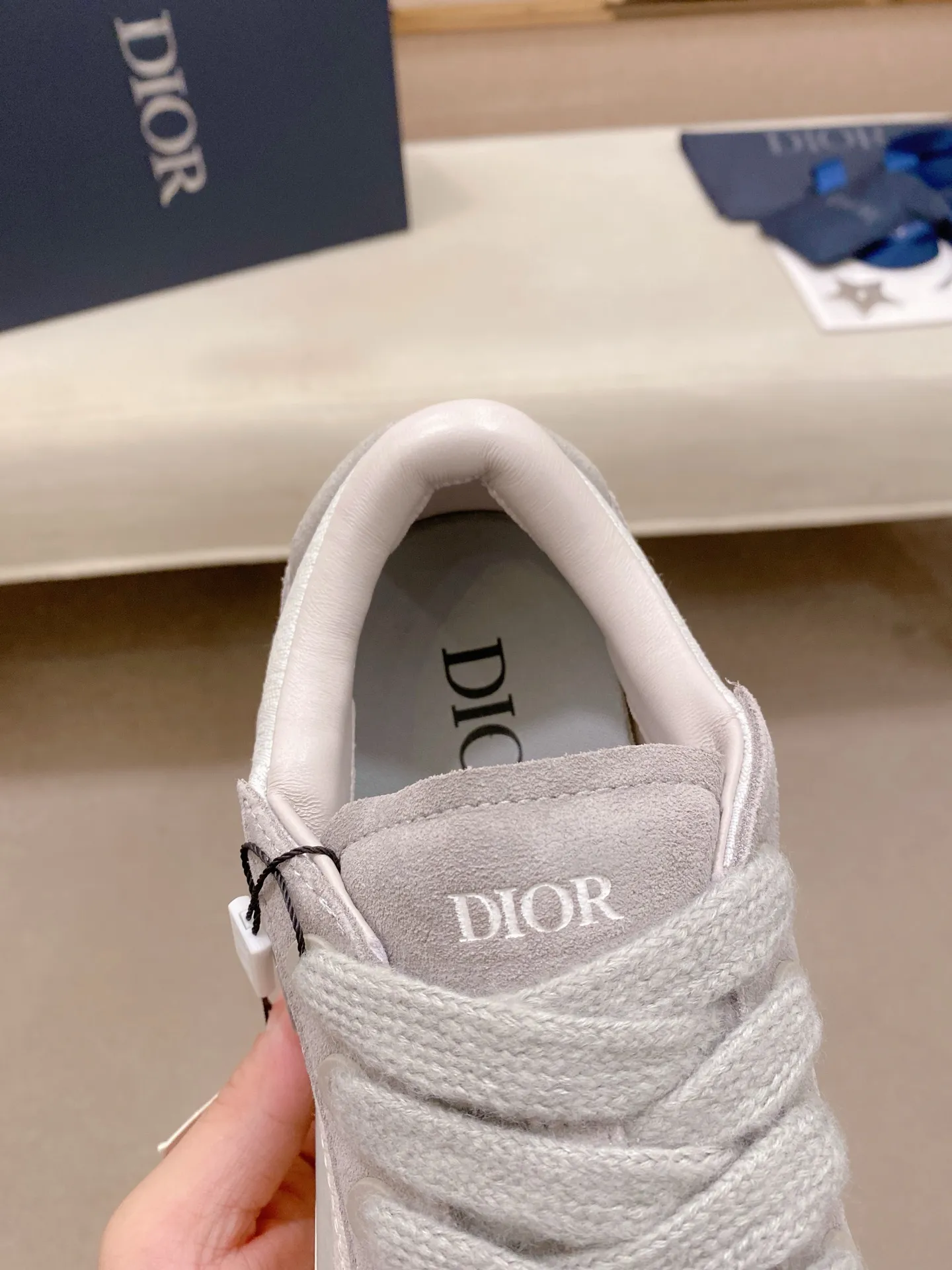 Factory price: 300 Men's shoes 💰[Dior·Dior] Top 🔍Couple style 💏🔍New casual sports style couple shoes, new four-season design, perfect workmanship, lace-up lazy style to create cabinet quality, upper: imported first-layer cowhide, sheepskin lining is soft and comfortable, ultra-light TPU wear-resistant outsole, simple, versatile fashion men's shoes, excellent color code number 35--44